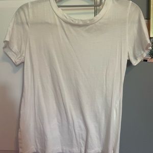 aeropostale white tee; size xs; in great condition